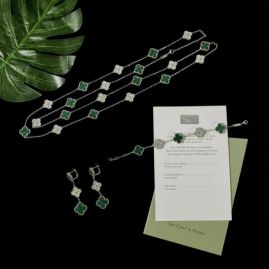 Picture of Van Cleef Arpels Sets _SKUVanCleef&Arpelssuits121010516610